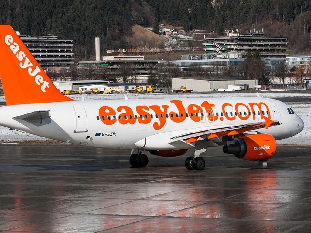 Airbus easyjet plane orange